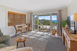 Gallery image of Red Beach Retreat - Whangaparaoa Peninsula in Red Beach