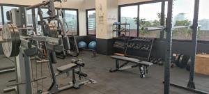 Γυμναστήριο ή/και όργανα γυμναστικής στο Apartamento moderno a 10 minutos del Aeropuerto