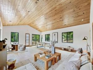 Afbeelding uit fotogalerij van Lechusa Estate in Solromar