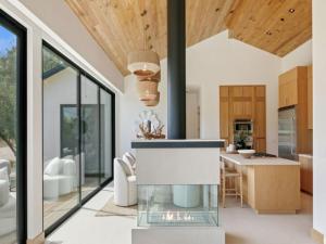 Afbeelding uit fotogalerij van Lechusa Estate in Solromar