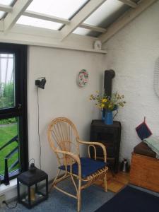 Posezení v ubytování Strandhuset Holiday Home + 10 fotografií