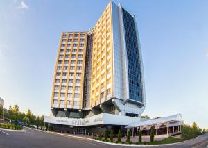 d'un hôtel avec un bâtiment dans l'établissement Bryansk Hotel, à Briansk