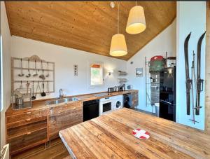 Η κουζίνα ή μικρή κουζίνα στο L'ours Et L'ange