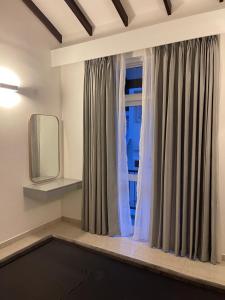 Φωτογραφία από το άλμπουμ του 3 Bedrooms Full Furnished House for Rent in Malabe - Prime Waterfall Residencies σε Malabe