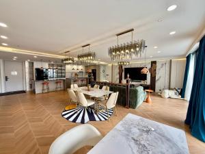 Dapur atau dapur kecil di Sunshine by Villacarte