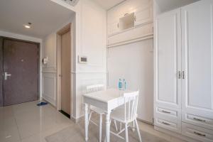 Gallery image of DFour River Gate Deluxe Apartment by the River in Ho Chi Minh City