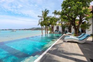 Kolam renang di atau dekat dengan Villa Kayana Koh Samui