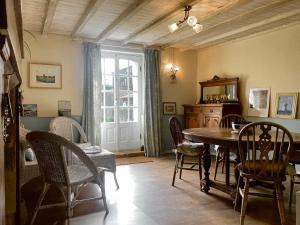 Χώρος καθιστικού στο 3Bedrooms-Sleeps6-WiFi-Fireplace
