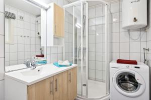 Ένα μπάνιο στο Apartment in beautiful Korshamn by the sea