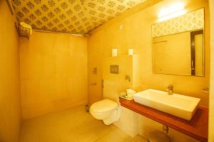 Ένα μπάνιο στο Desert Springs Resort +55 φωτογραφίες