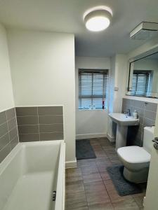 Bilik mandi di Cozy Stays Taunton