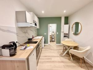 Η κουζίνα ή μικρή κουζίνα στο Verdésia, Studio en plein cœur de Valence