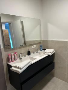 Bilik mandi di Bamberg apartment, new building, balcony, parking +6 gambar