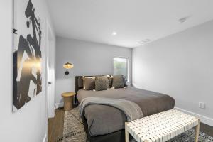 Postel nebo postele na pokoji v ubytování Villa Grand + 43 fotografií