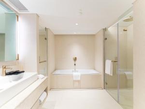 Koupelna v ubytování The Bauhinia Hotel - Central