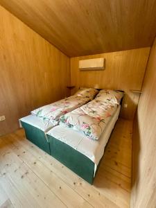 Postel nebo postele na pokoji v ubytování SuliCamp Kompleks Wypoczynkowy + 105 fotografií
