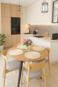 Η κουζίνα ή μικρή κουζίνα στο Apartament Zielone Wzgórze 3 +33 φωτογραφίες
