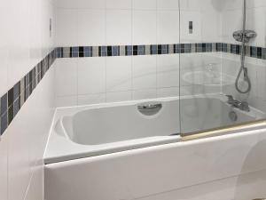 Ένα μπάνιο στο Apartment 20 Waves