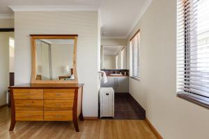 Gambar di galeri bagi Purple Shore Spacious Family Stay Near Busselton Jetty di Busselton +72 gambar