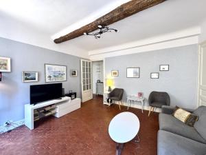 Μια τηλεόραση ή/και κέντρο ψυχαγωγίας στο ApartHotel Riviera - BARILLERIE 4 - 3 pieces - Old Town Promenade Anglais