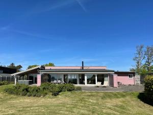 Budova, kde se prázdninový dům nachází