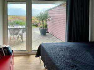 Balkón nebo terasa v ubytování First Row Beach House With Panoramic Views