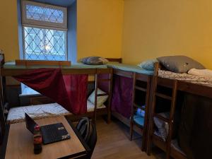 Posezení v ubytování АрАрАт Вокзальна Хостел Hostel Ararat VOKZALNA СВІТЛО Є ЗАВЖДИ! + 13 fotografií