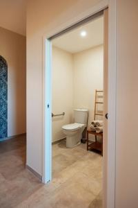 Ένα μπάνιο στο Eco-Friendly Gite In A Wine Estate In Frontignan