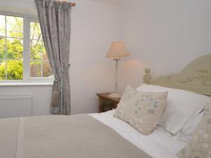 Ένα ή περισσότερα κρεβάτια σε δωμάτιο στο 1 Bed in Taunton 75135