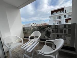 Μπαλκόνι ή βεράντα στο Luxury and Prestige in the Heart of Tunis