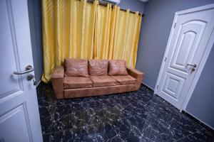 Billede fra billedgalleriet på Rapid City Guest House Accra i Oshiyie + 28 billeder