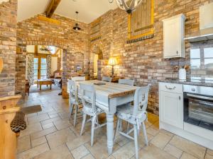 Køkken eller tekøkken på The Barn- Uk45536