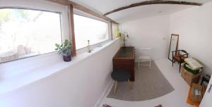 Gallery image of Charming three bedroom house with a walled garden in Bideford