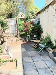 Gallery image of Charming three bedroom house with a walled garden in Bideford