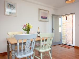 Φωτογραφία από το άλμπουμ του Old Highwood - Piglet Cottage σε Luppitt