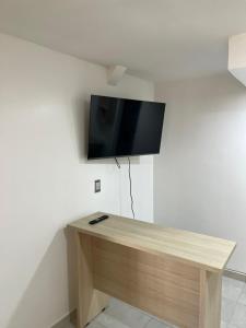 Μια τηλεόραση ή/και κέντρο ψυχαγωγίας στο Apartamento San Francisco BUC