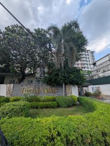 Zahrada ubytování Friends Zone - 2BR condo unit in Mandaluyong