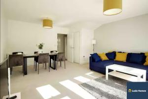 Posezení v ubytování Reading 3 Bedroom Close to all Amenities w/Parking