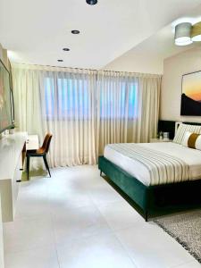 Ένα ή περισσότερα κρεβάτια σε δωμάτιο στο Stylish Upscale Condo, Pool +21 φωτογραφίες