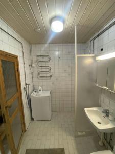 Et badeværelse på Spacious Apartment for 4 with Sauna