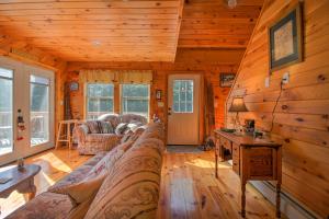 Gallery image of Mt Snow Home with Privacy Hot Tub Firepit in Wardsboro