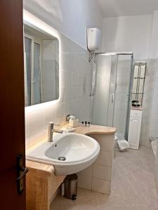 Koupelna v ubytování Maison DomInes + 40 fotografií