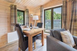 Posezení v ubytování Dell Lodge - High Borrans Farm