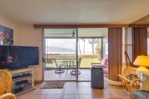 Gallery image of Oceanfront Maui Condo with Pool, Walk to Aquarium! in Maalaea +17 photos