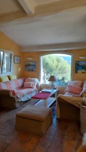 O zonă de relaxare la Villa - La Mignonette