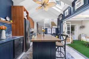 Φωτογραφία από το άλμπουμ του Modern Coastal Townhouse at The Majestic στο Κέιπ Τάουν