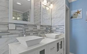 Koupelna v ubytování Salt On The Rim Lower Unit + 26 fotografií