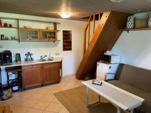 Fotografie z fotogalerie ubytování EZERI - weekend home with sauna and tub v destinaci Augšlīgatne