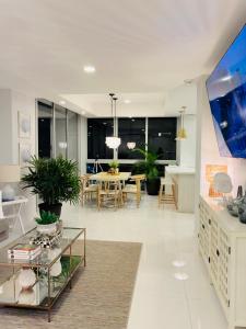 Χώρος καθιστικού στο Infinity View Salinas By SeaSky de Perla Azul