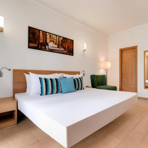 ニューデリーにあるHotel TELA Suite A Family Hotel-FREE Airport Dropのギャラリーの写真